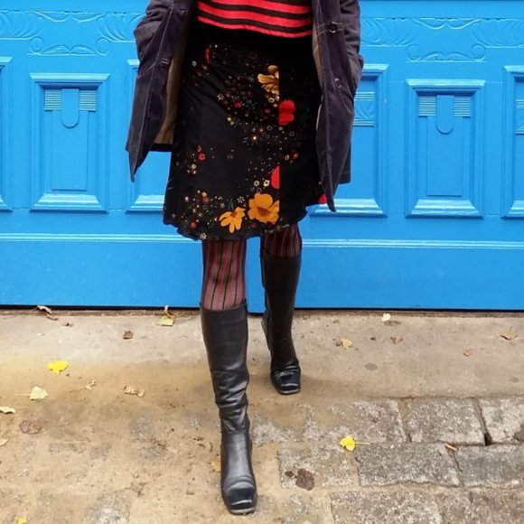 Vintage High Waisted Skirt (S/M) - Picture 6 of 6